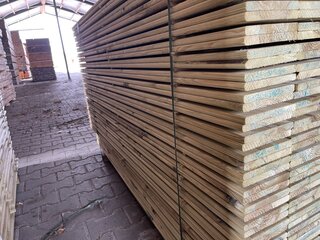 Ca. 165x Grenen schuttingplanken groen geïmpregneerd, 16x140mm, lengte
